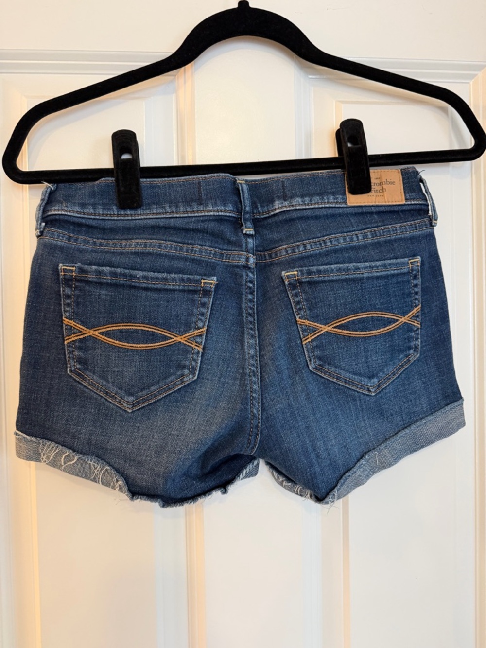 Abercrombie & Fitch Dark Blue Denim Cuffed Jean Shorts Size 0/ 25 waist